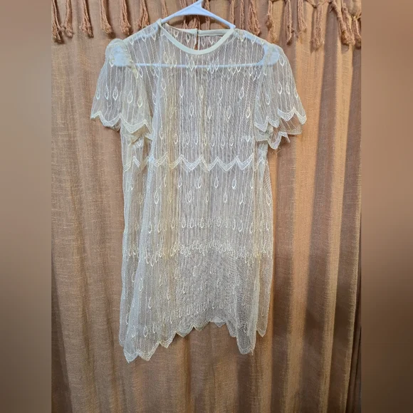 Cream Lace Dress - Picture 2 of 4
